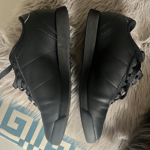 Sneakers - Picture 3 of 5